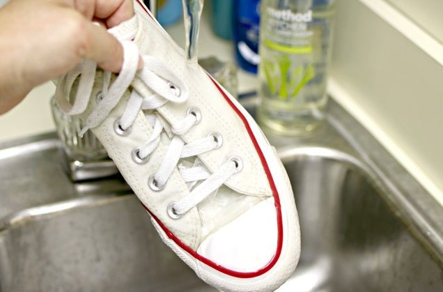 How to clean canvas shoes