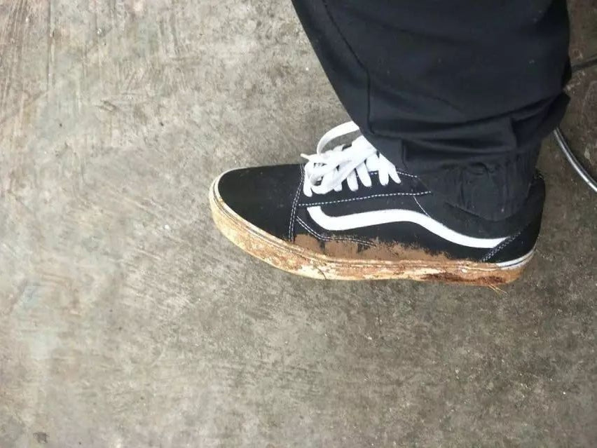 How to clean a Vans shoes